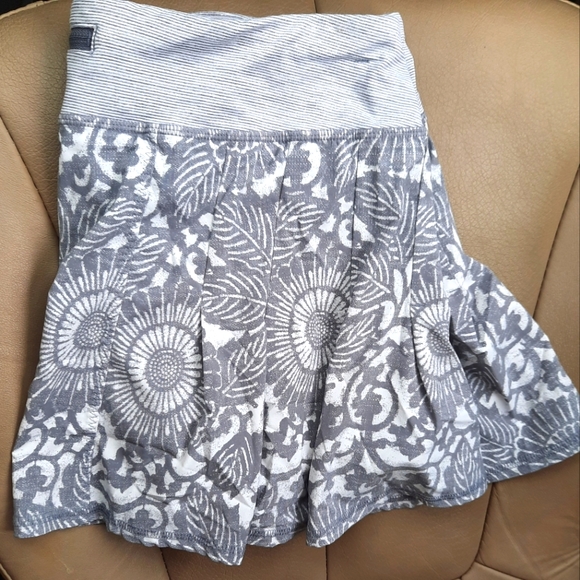 lululemon athletica Gray and White Mini Skirt - Picture 1 of 8
